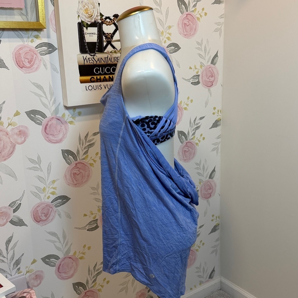 Lululemon Athletica Rare Old Design Built in Sports Bra Light Blue Tank Top - Picture 3 of 5